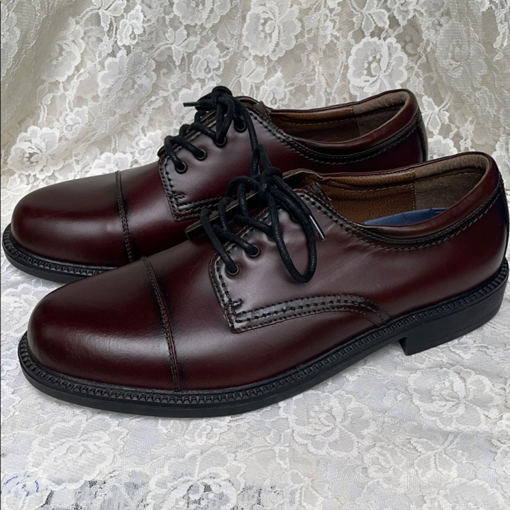 New Dockers men’s shoes 9.5M